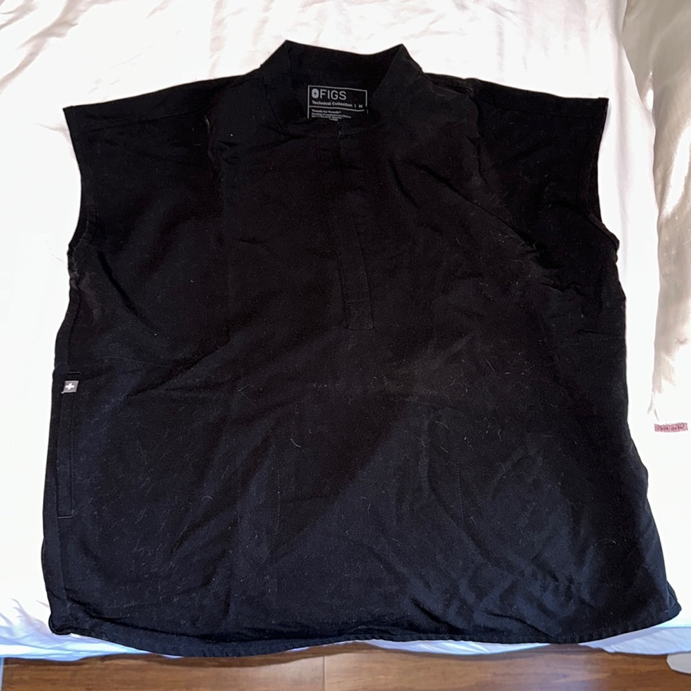 Figs scrub top